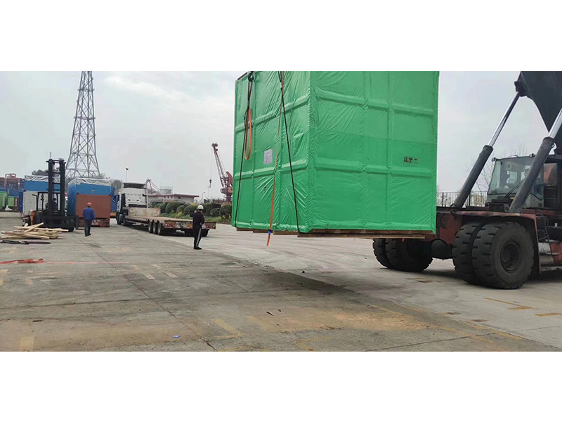 出口(kou)重型真(zhen)空防雨(yu)包裝