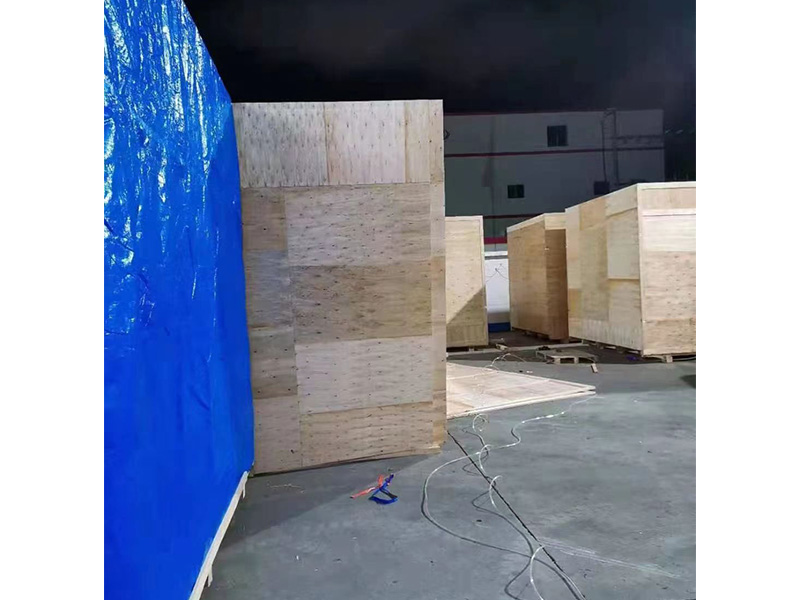 中山(shan)某公司真空防雨(yu)木箱